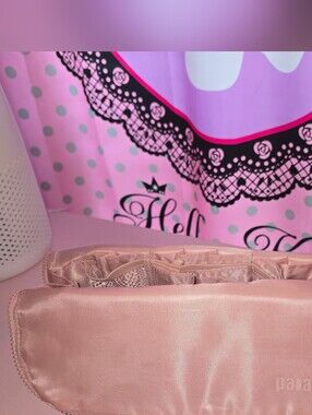 Parallelle Large Traveller Makeup Bag – Blush Pink – Like New